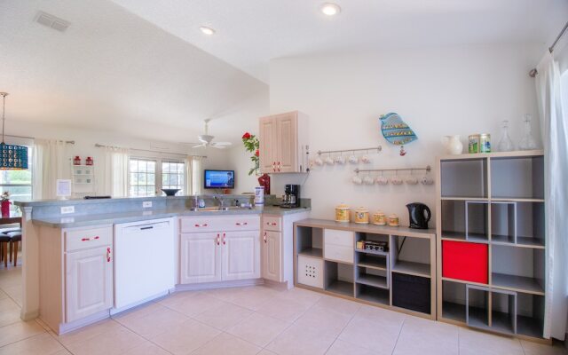 Family Villa Bettina - Recently Remodeled 2 Bedroom Home by RedAwning