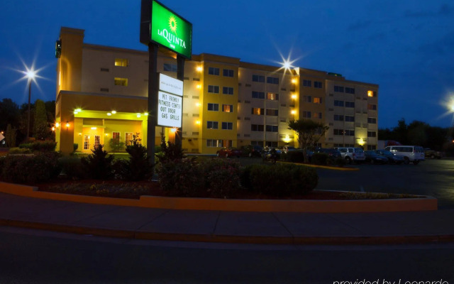 District 3 Hotel, Ascend Hotel Collection