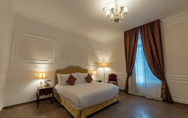 Maison Maxim De Lesseps
