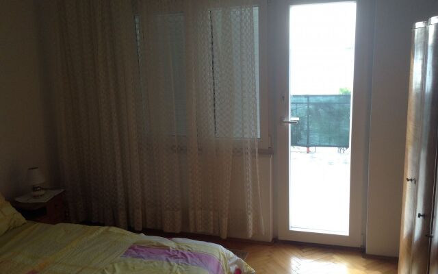 Apartment Bila - 15m from the sea: A1 Tisno, Island Murter