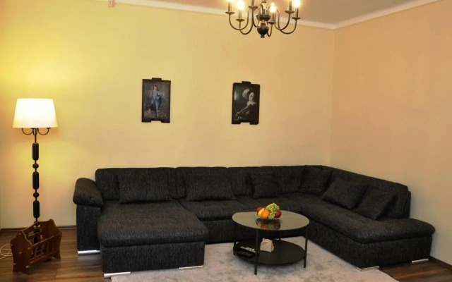 Atmospheric Quiet Apartment