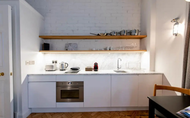 Linton Collection - The West Wing