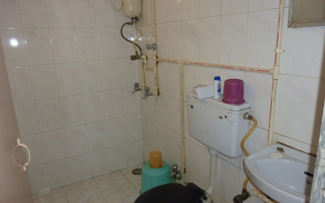 Hotel Naaz Executive Near T2 Airport