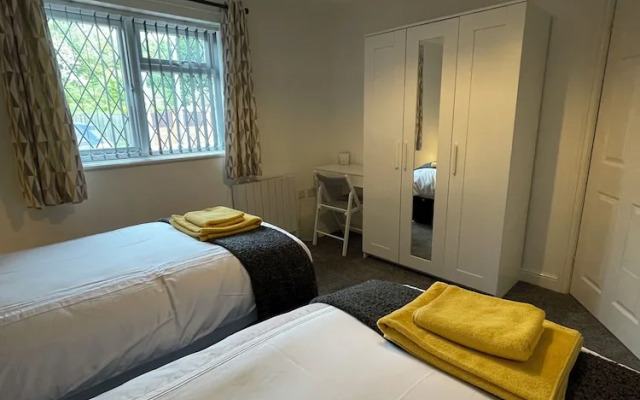 Cosy & Comfortable Apt with Parking