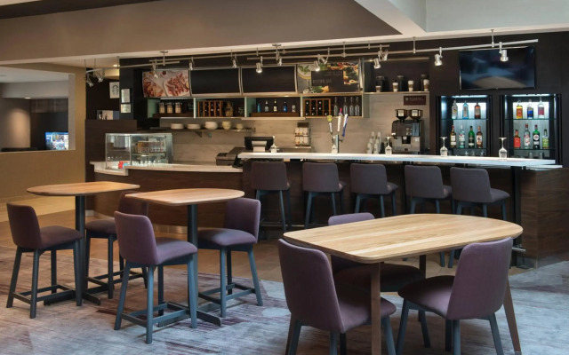 Courtyard by Marriott Lincroft Red Bank