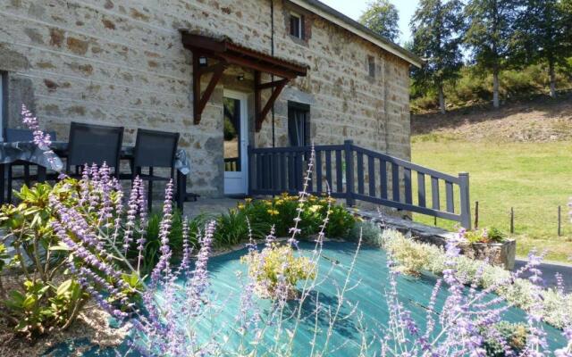 Gite Apinac, 3 pièces, 4 personnes - FR-1-496-122