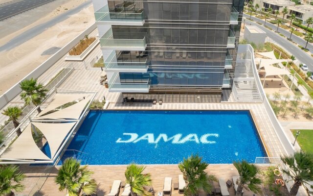 Carson Elegant Living in One Bedroom