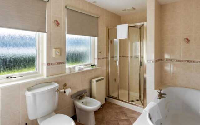 Loch Ness House Hotel
