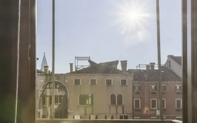 Rialto Canal View With Terrace and Balcony