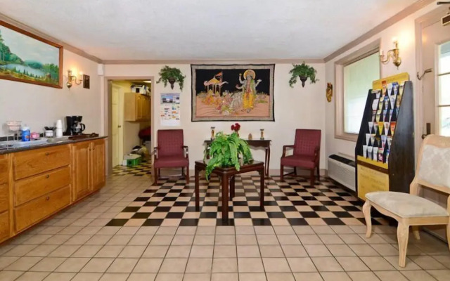 Motel 6 Sandersville, GA