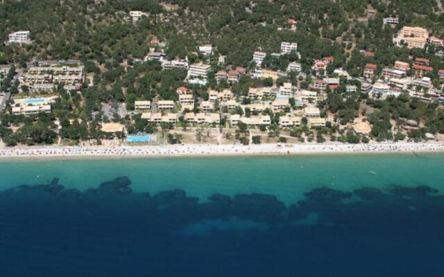 Villa Piedra Del Mar Beachfront by Villa2be