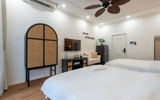 Little Balcony Hang Ca