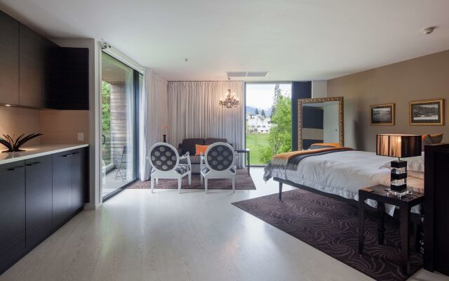 Queenstown Park Boutique Hotel