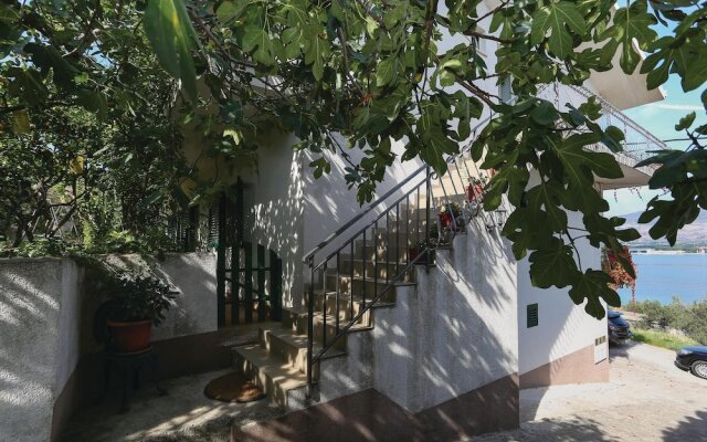 Awesome Home In Arbanija With Wifi And 1 Bedrooms