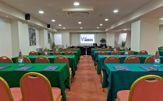 Minos Aparthotel