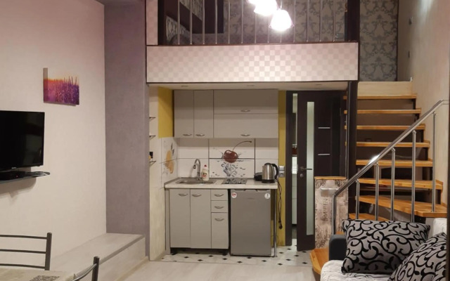 Квартира студія подобово 3