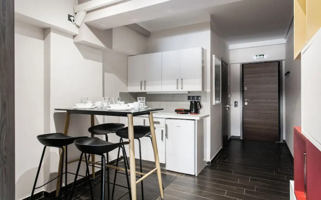 Athenian Downtown Studios by Livin Urbban