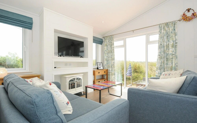 Midway Lodge