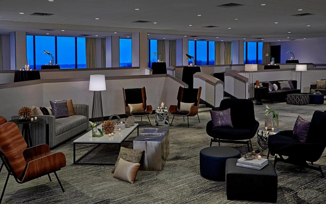 Renaissance St. Louis Airport Hotel
