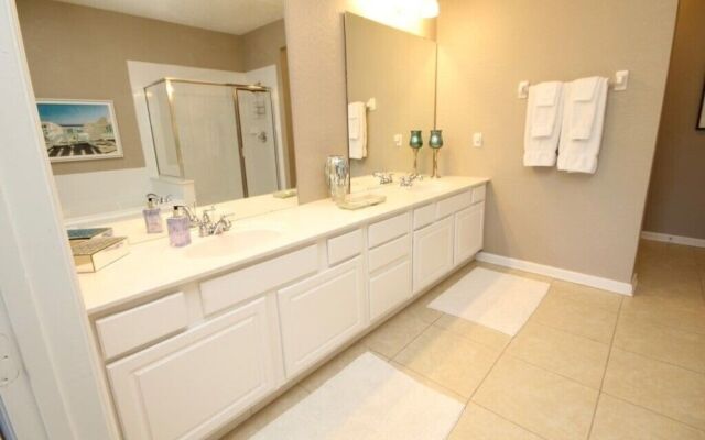 Vista Cay Getaway 3 Bedroom Condo by Redawning
