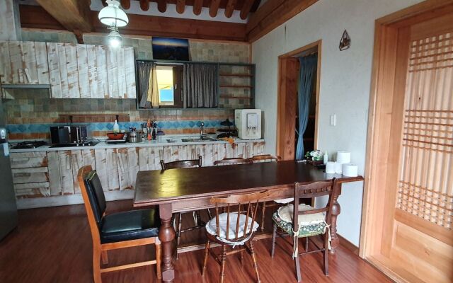 Millennial Morning Hanok Guesthouse