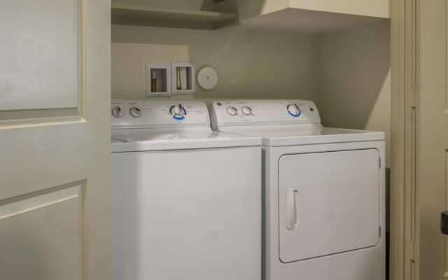 Turtle Creek Apartments by Frontdesk