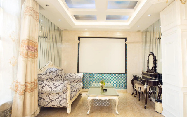 No.5 Theme Hotel
