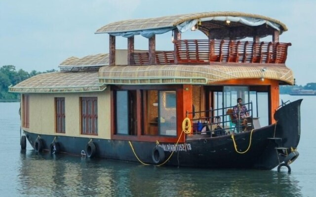 Private Houseboat