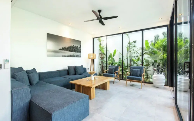 Stylish 5BR Beach Villa, 200m in Boho Canggu