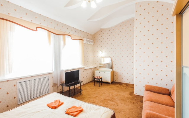 Port House Home Mini Hotel