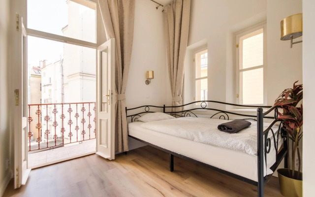 Charles Bridge - 3 bedroom Apartment - Old Town