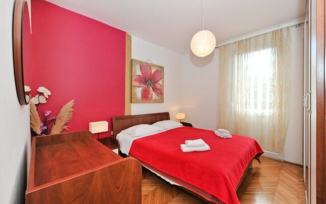 Feel Center Apartments.