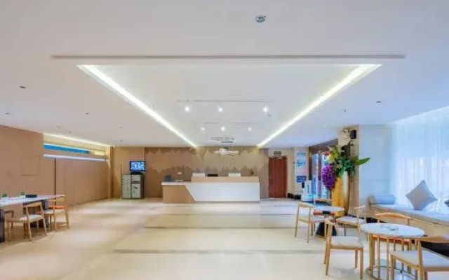 Foshan Shunde Carnival Hotel (Shunlian Plaza Jinlong Subway Station)