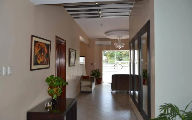 Urdesa Suites Hotel