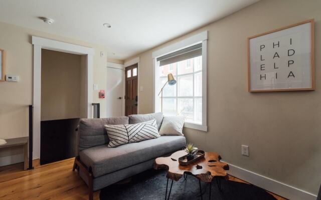 Renovated & Modern Home in Downtown Philly
