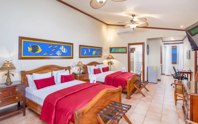 Hotel Villas Lirio