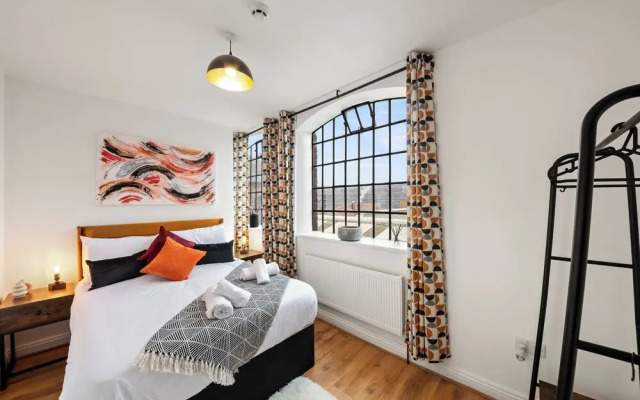 Spacious City Apartment in Birmingham