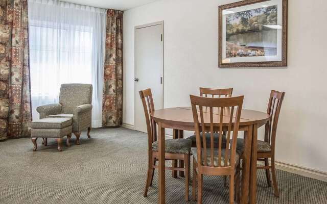 Quality Suites Drummondville