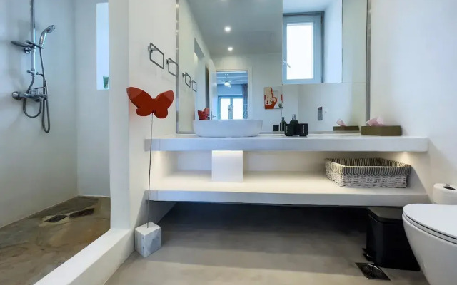 The Gallery Home - Elegant Villa In Antiparos