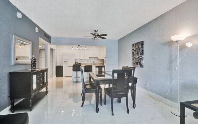 Destination Stays-Ocean View Condo Miami