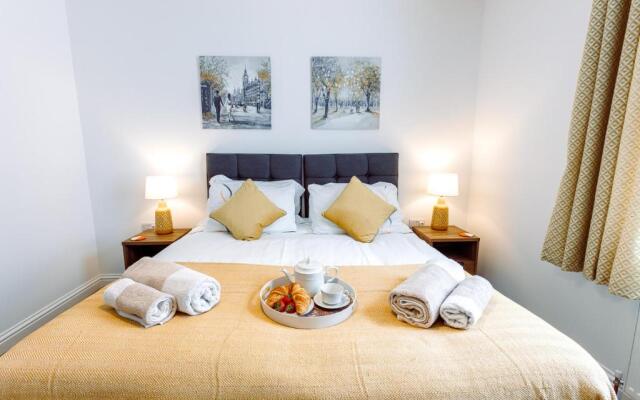 Chute House 4 bed house private garden city center