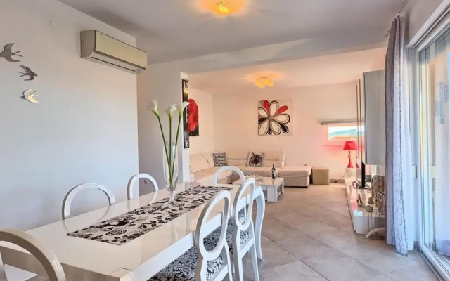 Luxury Apartment Okrug Gornji With Sea View and Pool