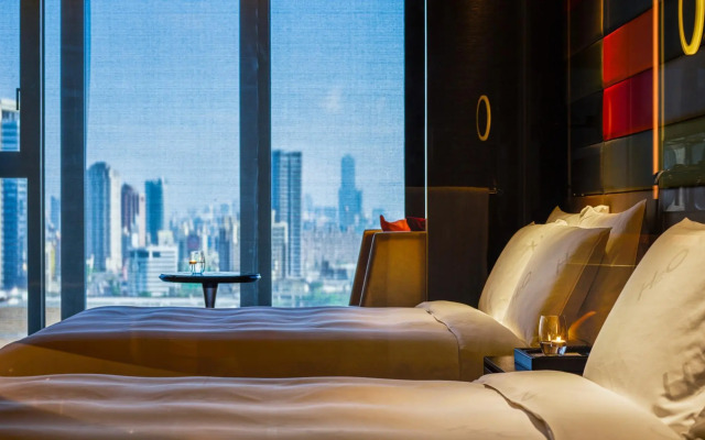 H2O Hotel