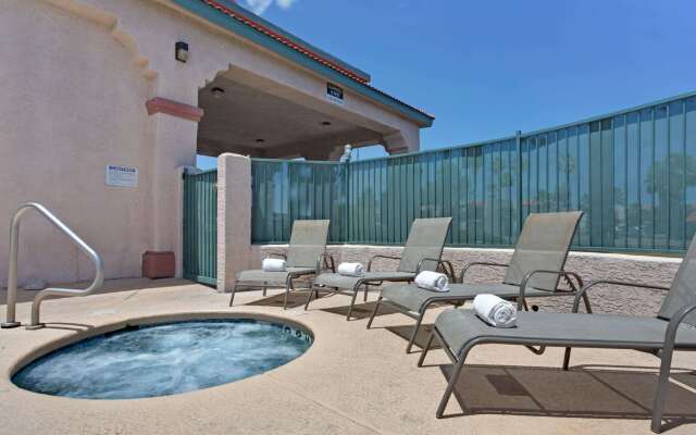 Super 8 by Wyndham Tucson Downtown Convention Center