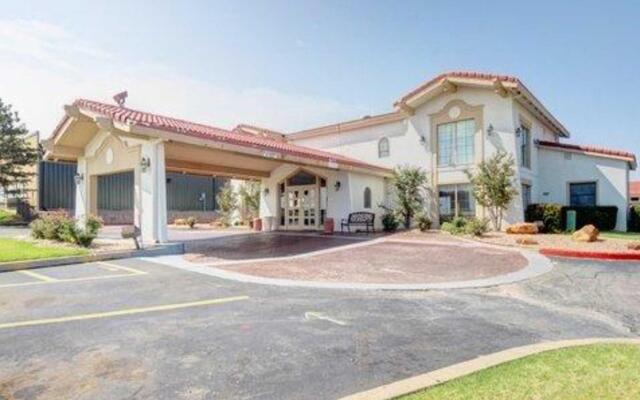 Hemp Hotel a Travelodge by Wyndham Oklahoma City South