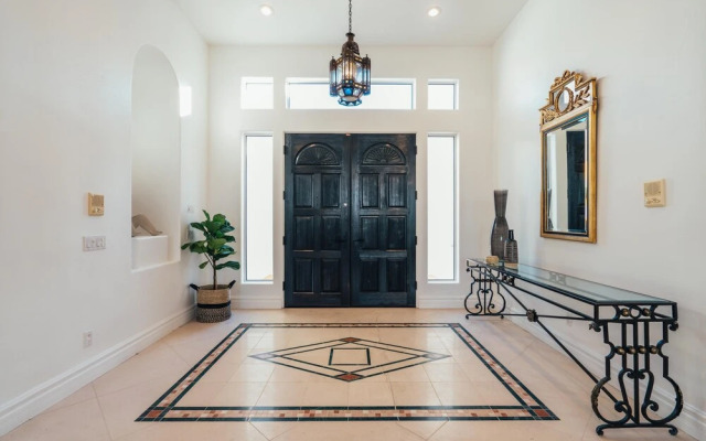 Fly With Me by AvantStay