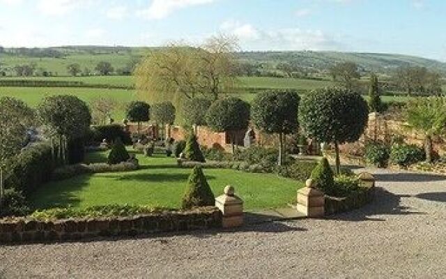 Wollaston Lodge