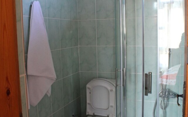 Urla Tarihi Han Otel