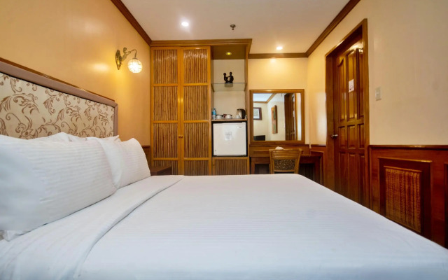 Red Coconut Beach Hotel