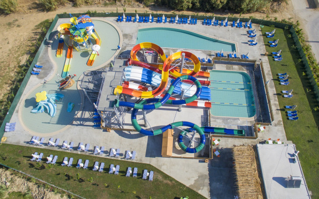 Selini Suites & Waterpark